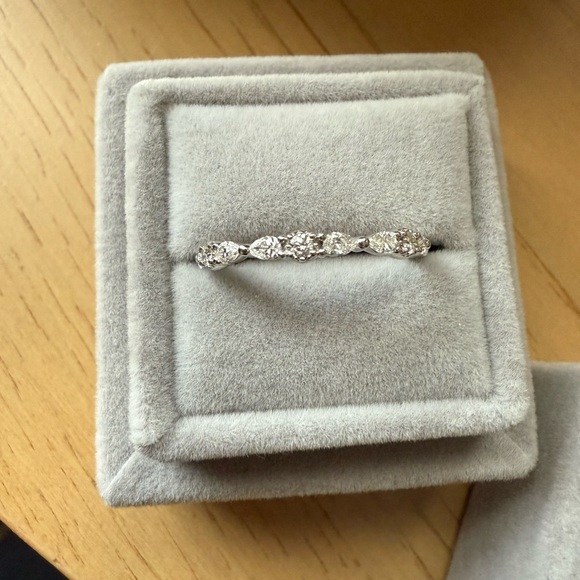 Kendra Scott Melanie 14k White Gold Band Ring in White Diamond - Picture 2 of 10